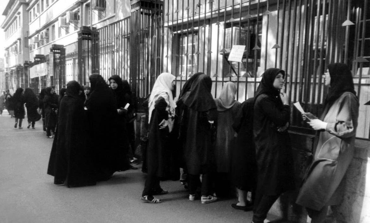 سفر به ایران قدیم؛ عکسهایی دیدنی از کنکور ۵۰ سال پیش را ببینید