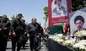 لحظه حمله سوپرانقلابی‌ها به عراقچی و پرتاب بطری همراه با سردادن شعار بی شرف/ ویدئو

