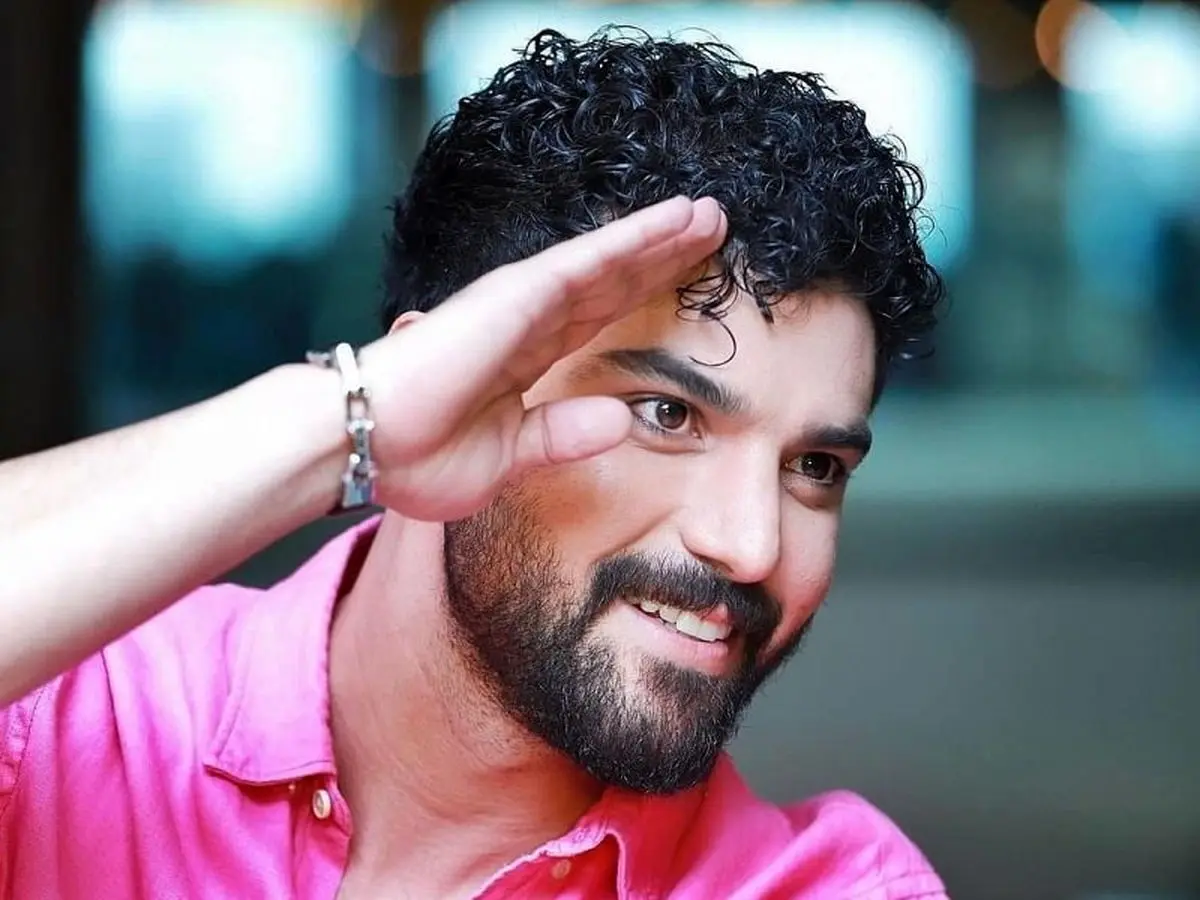 تولد سینا مهراد با یک جمله احساسی وایرال شد؛ خیلی حال میده بزرگ شدن/ ویدئو