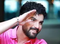 تولد سینا مهراد با یک جمله احساسی وایرال شد؛ خیلی حال میده بزرگ شدن/ ویدئو