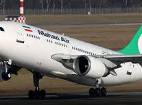 حضور پوری بنایی در پرواز معطل‌ مانده ماهان/ مسافران: بعد از 4 ساعت انتظار حتی صبحانه هم ندادند/ ویدئو