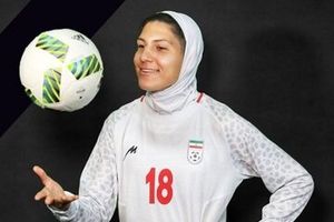مراسم تشییع زنده یاد ملیکا محمدی در ورزشگاه آزادی/ حضور بزرگان فوتبال در مراسم/ ویدئو