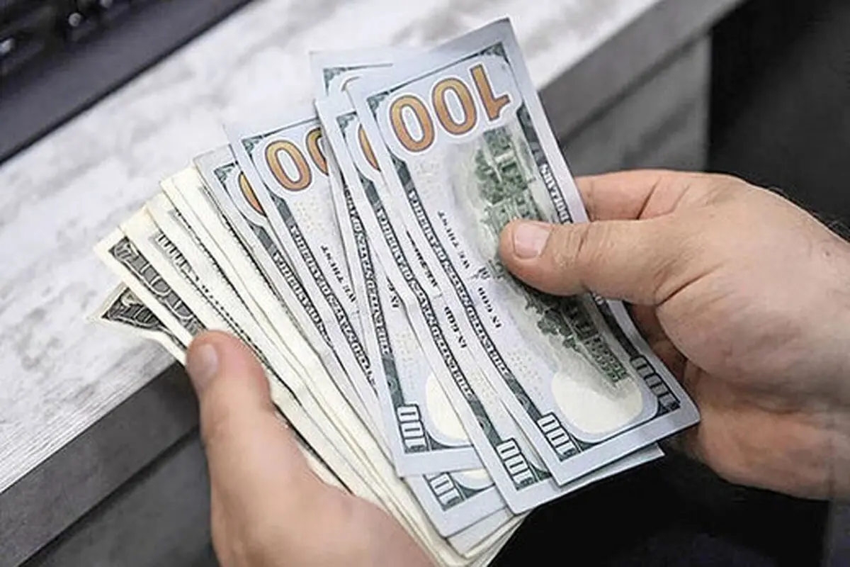 آتش جنگ، دامن دلار را گرفت / اثر هیجانی اخبار سیاسی بر افزایش موقت قیمت ارز