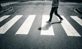 واکنش یک پسر جوان در برخورد با راننده خلافکار/ ویدئو