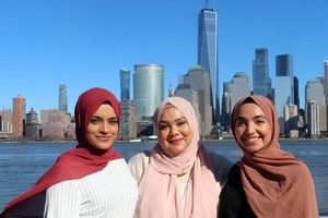 سه تیستر زن در جستجوی غذا‌های حلال نیویورک