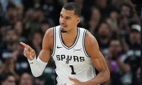 آدم فضایی، اسپرز را فینالیست NBA کرد
