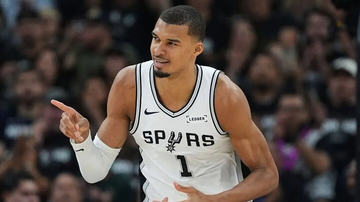 آدم فضایی، اسپرز را فینالیست NBA کرد
