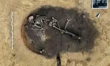 اسکلت 4 هزارسالۀ مرد جوان در یک «کورۀ زیرزمینی» پیدا شد