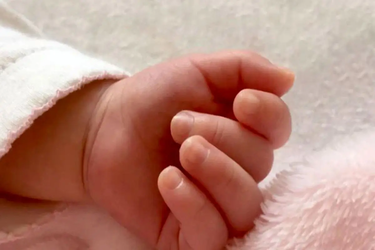شارژر تلفن‌همراه جان یک کودک را گرفت