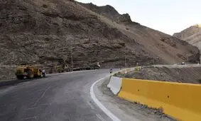 ایران قدیم؛ 3 جوان متمول تهرانی در جاده چالوس، دهه 30/ عکس

