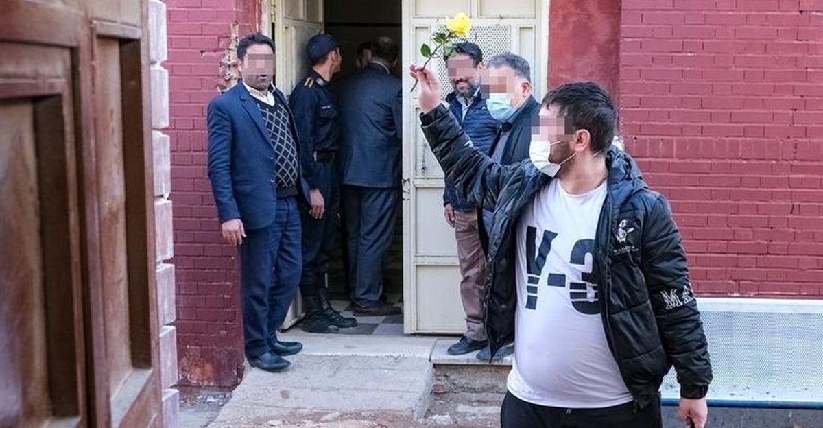 جزئیات عفو مقام معظم رهبری به مناسبت عید سعید فطر/ ۱۲۰ نفر از افرادی که در این دوره مشمول عفو شدهاند مجازات قطعی آنها اعدام بود که با تخفیف و تبدیل مجازات آنان به حبس تغییر کرده است
