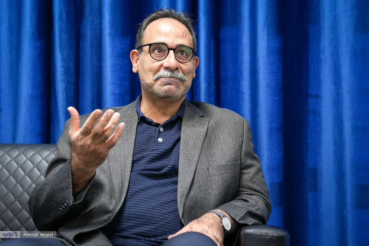 ما جایگاه‌مان را در خاورمیانه از دست داده‌ایم/ بازار هنر دنیا هم‌اکنون متمرکز بر جنبش‌های هنری عراق است/ حاضر نیستم گبه را با فرش دوره صفوی عوض کنم