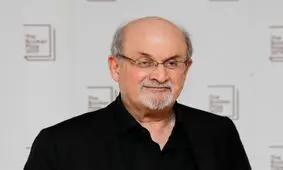 مدیر برنامه «سلمان رشدی»، کوری یک چشم او را تایید کرد

