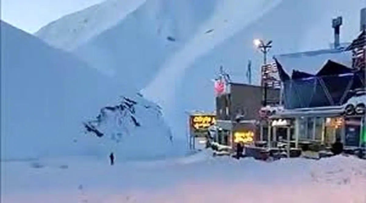 هم اکنون برف در آشکده کندوان جاده چالوس/ ویدئو