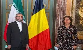 شریعتمداری: اینکه باقری خانم‌ها را مستقیم نگاه نمی‌کند نشانه تعهد و نجابت اوست