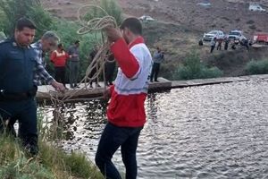 تفریح مرگبار پدر جوان در رودخانه گانه‌زار