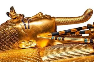 چگونه ۱۰۰ سال پیش در چنین روزی «نفرین فراعنه مصر» گریبانگیر باستان‌شناسان شد؟