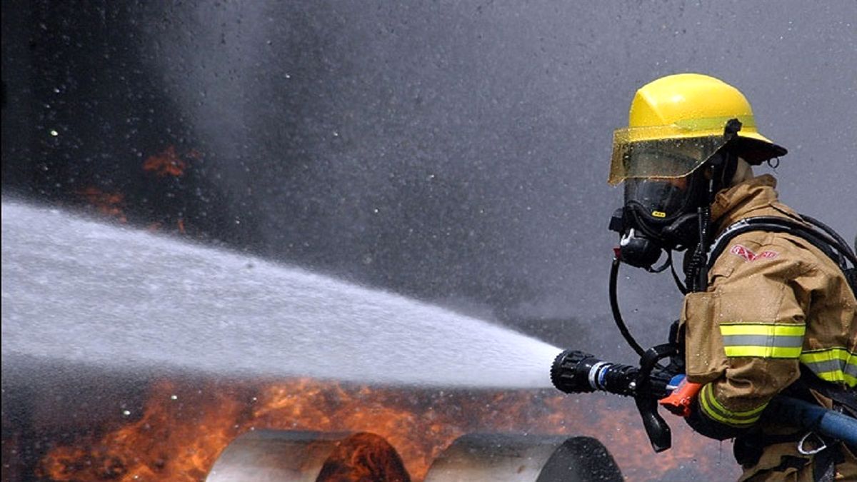 مهار کامل آتش‌سوزی در انبار پتروشیمی مارون در خوزستان

