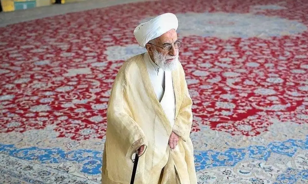 سفر در زمان؛ «آیت الله جنتی» در جمع اولین اعضای شورای نگهبان؛ دهه 60 