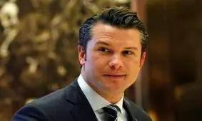 حاشیه های حضور یک مجری جنجالی در مذاکرات آلاسکا/ ویدئو