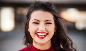 ۷ خاصیت شگفت انگیز خندیدن برای سلامت روان