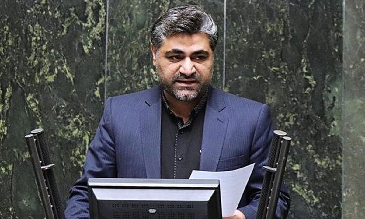 اقدام عجیب دولت در فروش سوخت/ ارزان فروشی میعانات گازی به پالایشگاههای کوچک/ سخنگوی کمیسیون انرژی مجلس: برخی واحدها به قاچاق خوراک و سوخت مشغول شدهاند