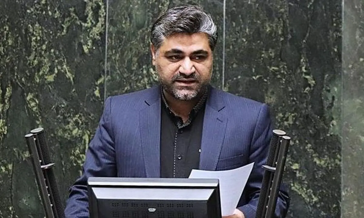 اقدام عجیب دولت در فروش سوخت/ ارزان فروشی میعانات گازی به پالایشگاه‌های کوچک/ سخنگوی کمیسیون انرژی مجلس: برخی واحدها به قاچاق خوراک و سوخت مشغول شده‌اند