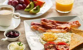 صبح خود را چگونه آغاز کنیم؟/ ۸ عادت صبحانه برای تقویت سلامت بدن