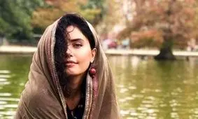 استایل خاص و بحث برانگیز الناز شاکردوست در مراسم اکران خصوصی فیلم “گوزن‌های اتوبان”