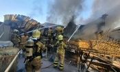 آتش‌سوزی گسترده یک کارگاه ۲۰۰۰ متری در جنوب تهران/ ویدئو