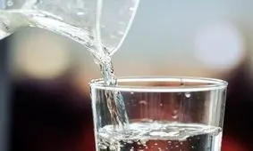 نوشیدن آب یخ در تابستان واقعا خطرناک است؟