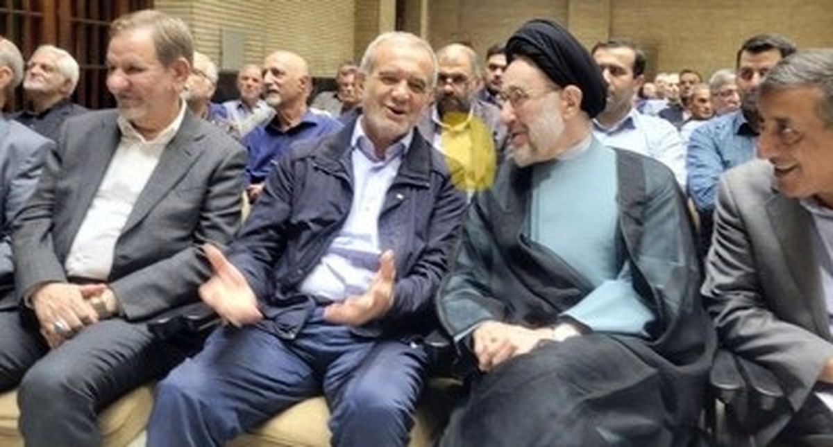 حضور سیدمحمد خاتمی، اسحاق جهانگیری و مسعود پزشکیان در مراسم ختم دکتر میلی منفرد در مسجد نور/ ویدئو