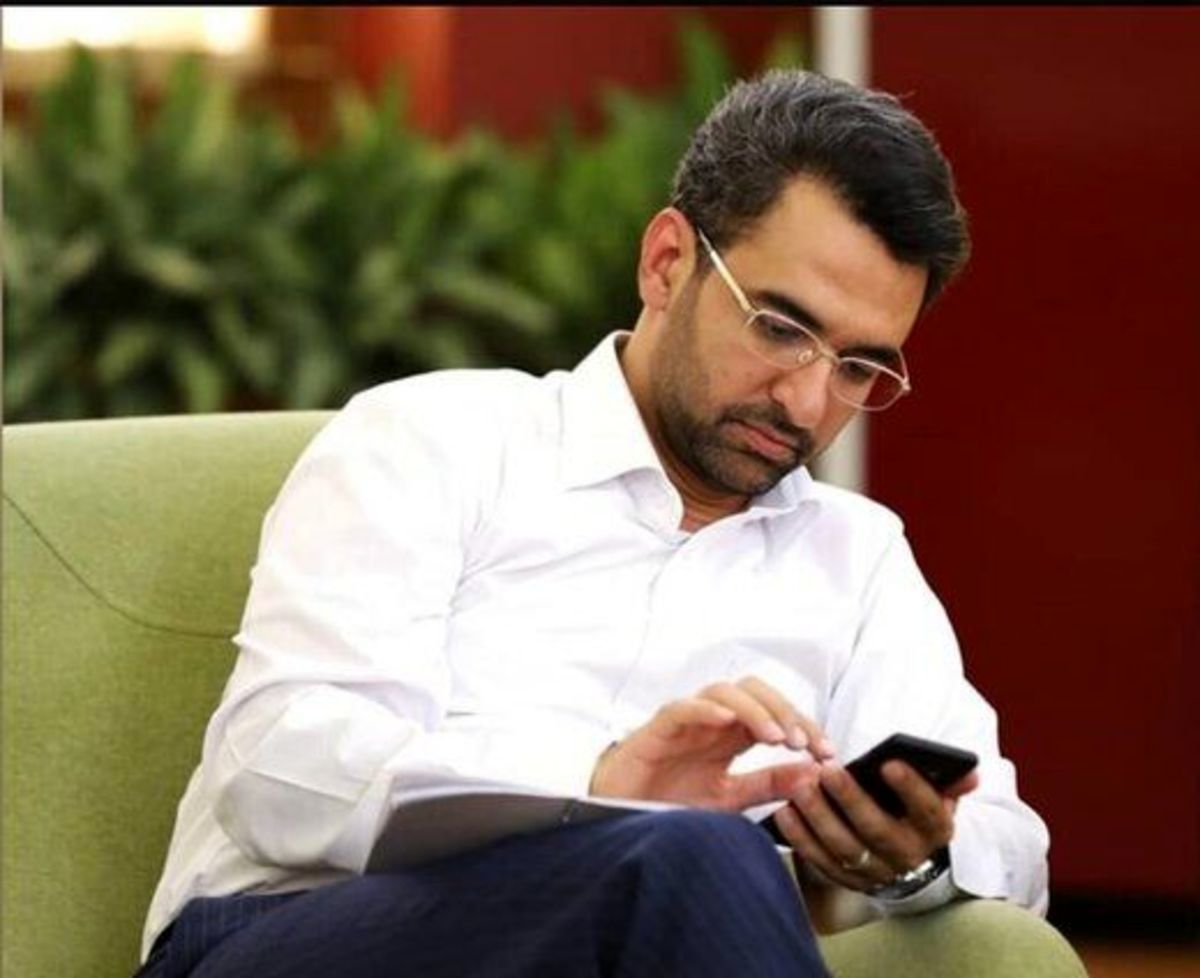 تحلیل آذری جهرمی از سیاست دولت درباره گران کردن نان