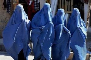 رهبر طالبان: زنان افغانستان باید برقع بپوشند