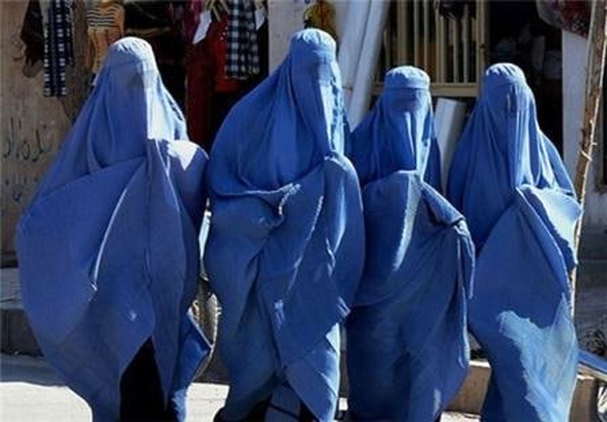 رهبر طالبان: زنان افغانستان باید برقع بپوشند