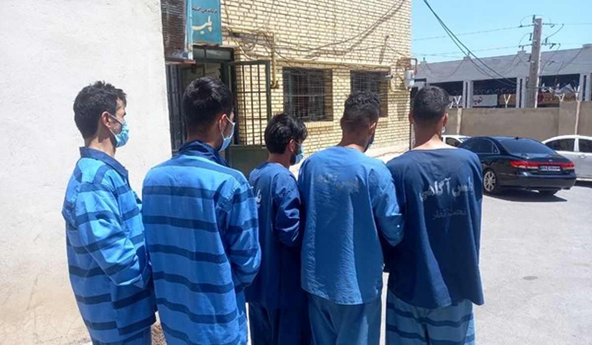 سارقان زورگیر افغانستانی در قرچک به بن بست رسیدند