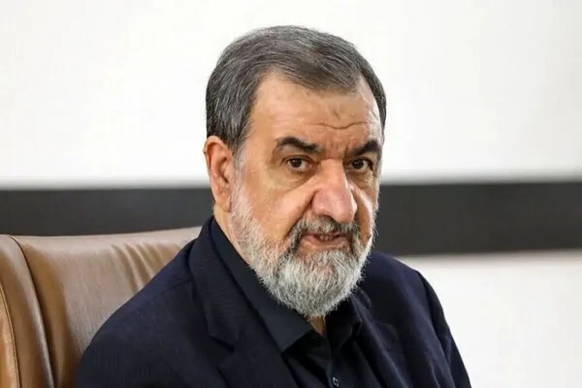  محسن رضایی: در انتخابات ۱۴۰۰ بر خلاف دوره‌های قبل می‌خواستم رقابت واقعی کنم/ به شهید رئیسی گفتم نمی‌خواهم با شما رقابت کنم و نمی‌آیم 