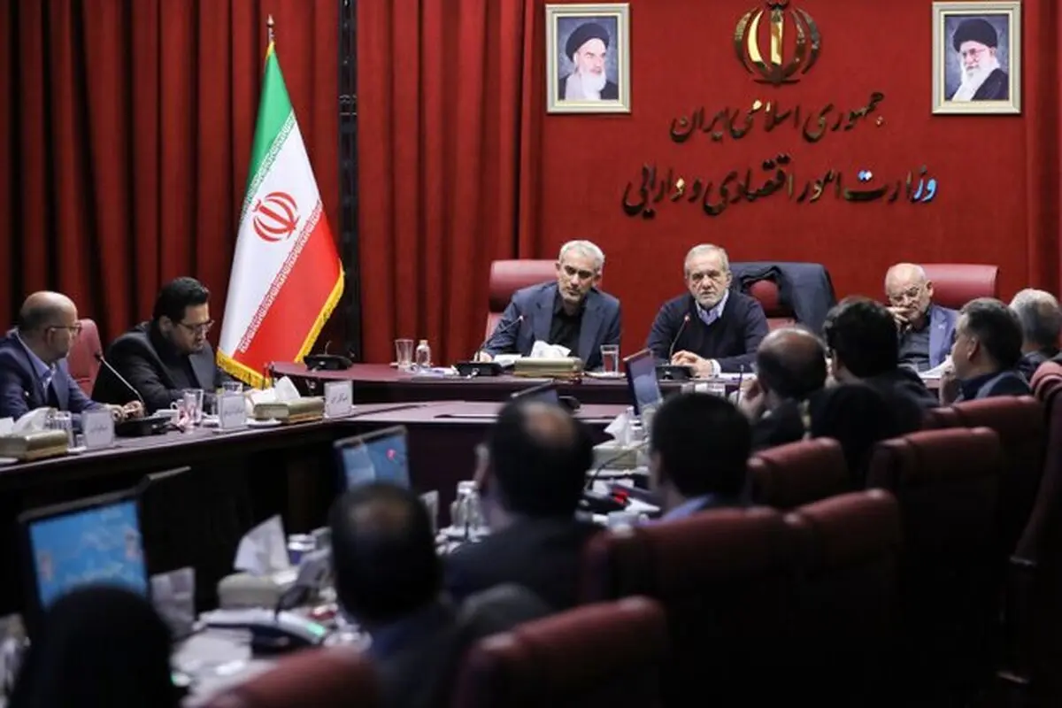 یکی از زمینه‌های بروز اعتراض در اصناف و بازاریان تعلل در رصد و شنیدن مطالبات این قشر بود