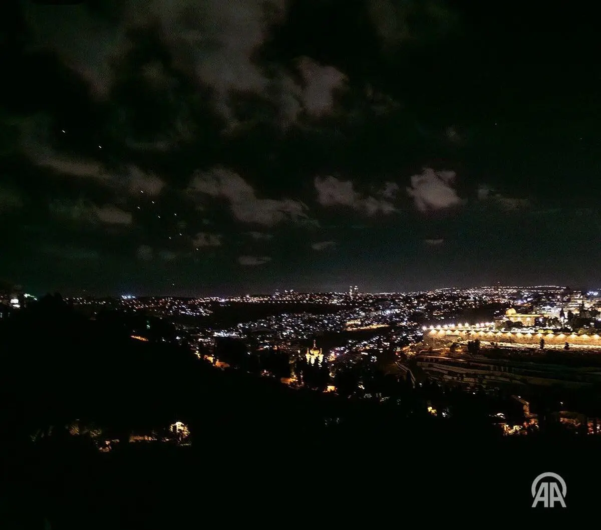 تصاویری خاص از موشک های ایران در آسمان قدس و شهرهای اسرائیل/ عکس