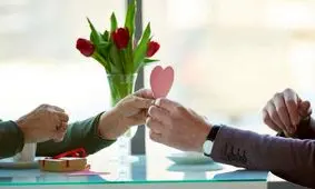 اصول خواستگاری موفق؛ از لباسی که می پوشیم تا هدیه ای که می بریم