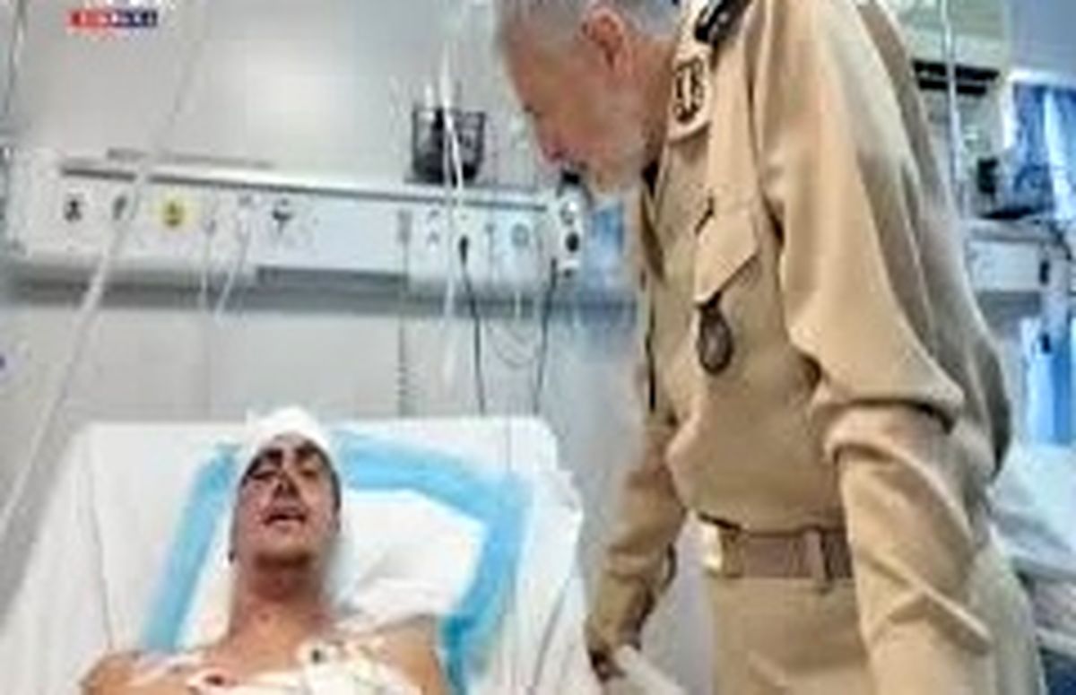 امیر دریادار سیاری: میهنپرستی نیروهای مسلح و حمایت مردم دشمن را به زانو درآورد/ ویدئو