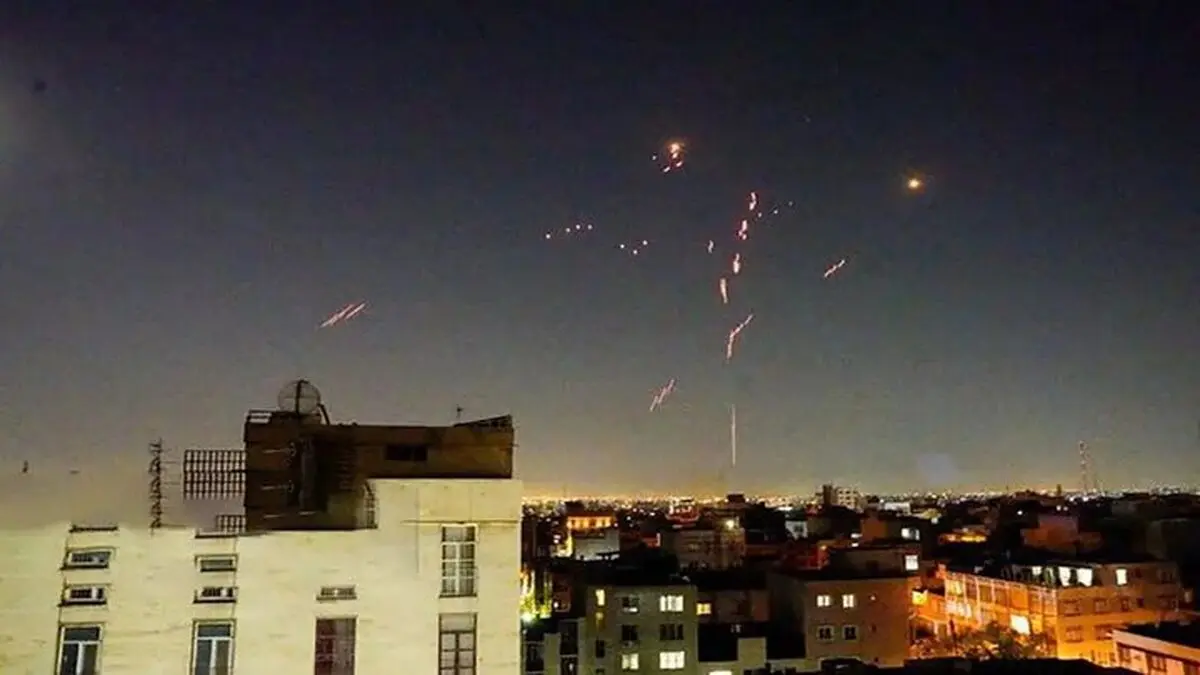 شنیده شدن صدای ۳ انفجار در بندرعباس/ پدافند شهر فعال شد/ یک مقام آمریکایی: حملات هوایی جدیدی را علیه یک سایت نظامی ایران انجام دادیم/ پاسخ سپاه به تعرض آمریکا علیه بندرعباس