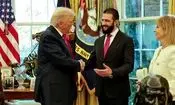 یادداشت خجالت‌آور و هدیه بی‌مزه ترامپ به جولانی فاش شد | عکس