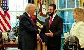 یادداشت خجالت‌آور و هدیه بی‌مزه ترامپ به جولانی فاش شد | عکس
