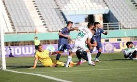 ماجرای بزرگ‌ترین جنجال داوری لیگ برتر/ دعوا و بزن بزن وسط زمین فوتبال/ ویدئو