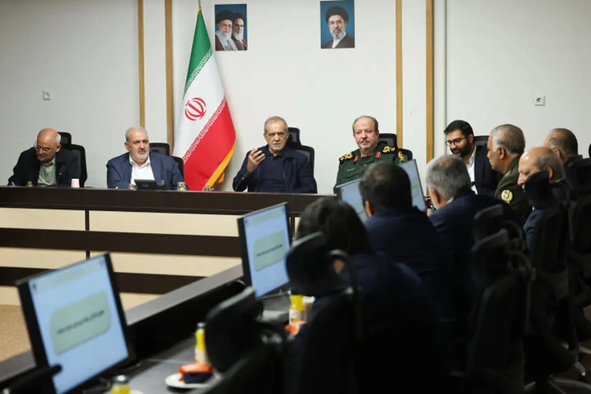 پزشکیان: پیچیدگی‌های جنگ اقتصادی به مراتب بیشتر از جنگ نظامی است/ دشمنان تلاش می‌کنند نارضایتی عمومی ایجاد کرده و توان مدیریتی کشور را زیر سؤال ببرند