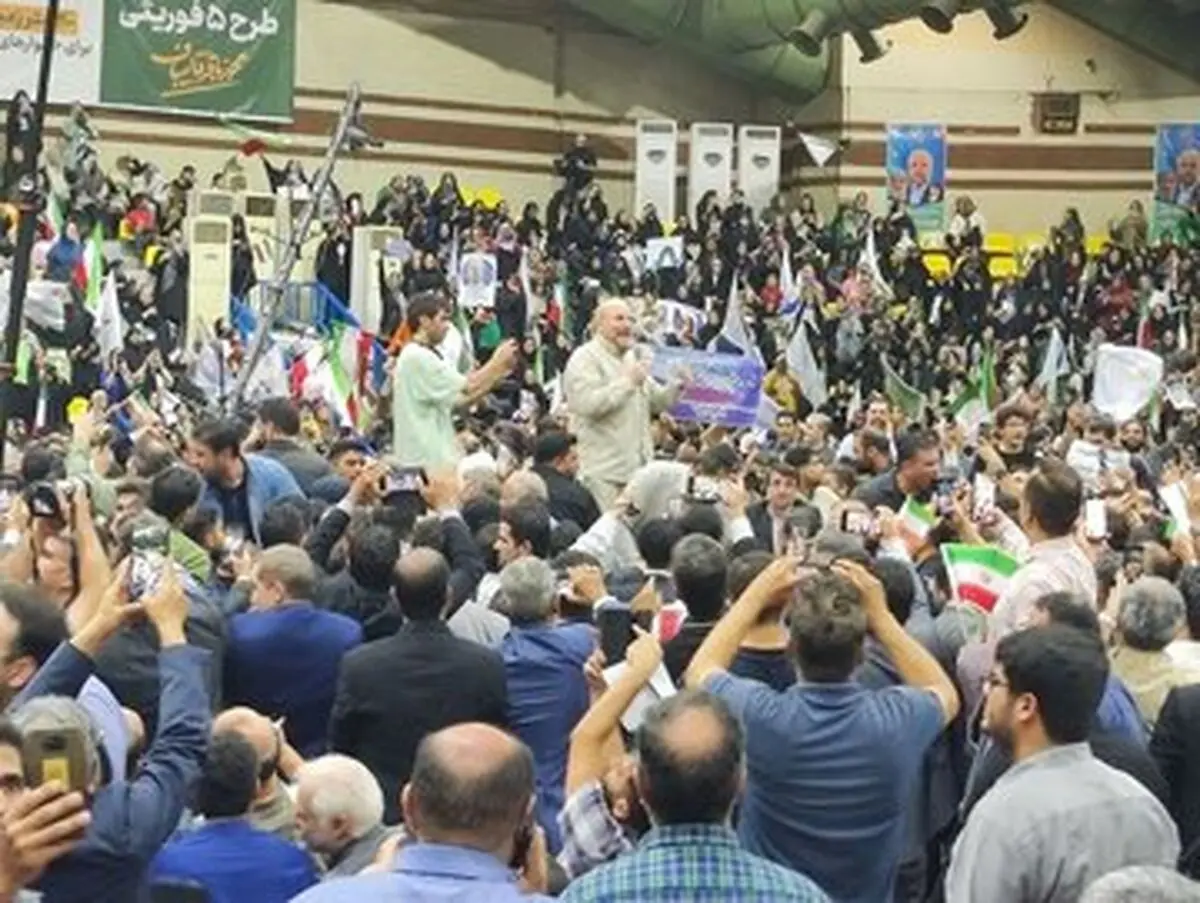 قالیباف: عامل اتلاف فرآورده‌های نفتی بی‌عرضگی است/ پناهیان: بیشترین حملات را دشمنان خارجی و دوستان داخلی به قالیباف داشتند/ شعار قدیمی برای قالیباف