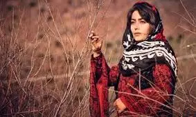 سفر در زمان؛ «روژان» در پشت صحنه سریال نون خ 5؛ سال 1402 