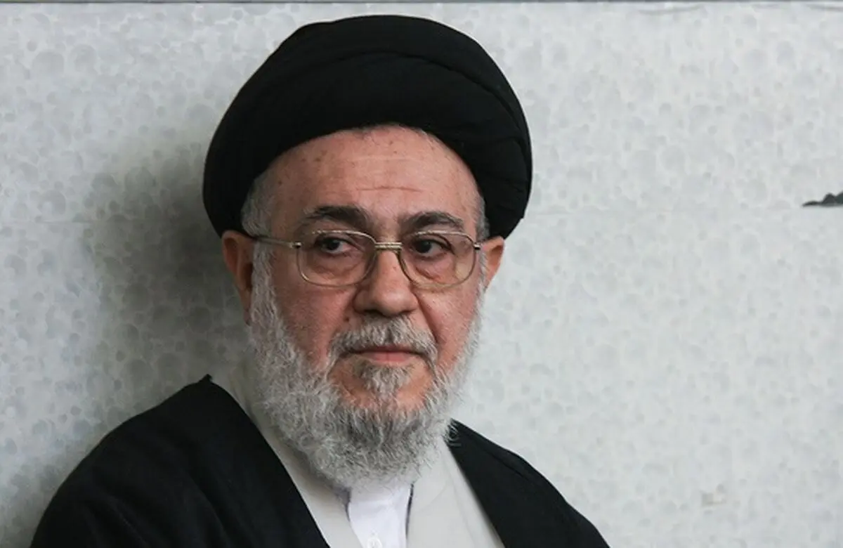 پیام آیت‌الله موسوی خوئینی برای شهادت حضرت آیت‌الله خامنه‌ای/ در ساختن آیندهٔ ایران عزیز و سربلند این سخن امام را که «زمان و مکان دو عنصر تعیین‌کننده در اجتهاد است» به‌عنوان اصل طلایی راهنمای عمل قرار دهیم