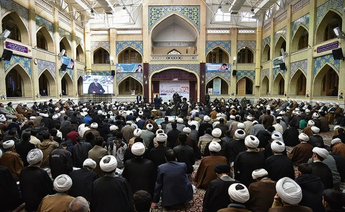  وقتی مردم در فقر دست و پا می‌زنند، حوزه‌های علمیه نباید از بودجه عمومی تغذیه کنند

